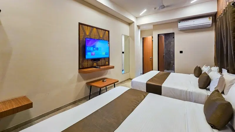 Hotel Nova Sky, Rajkot (1)